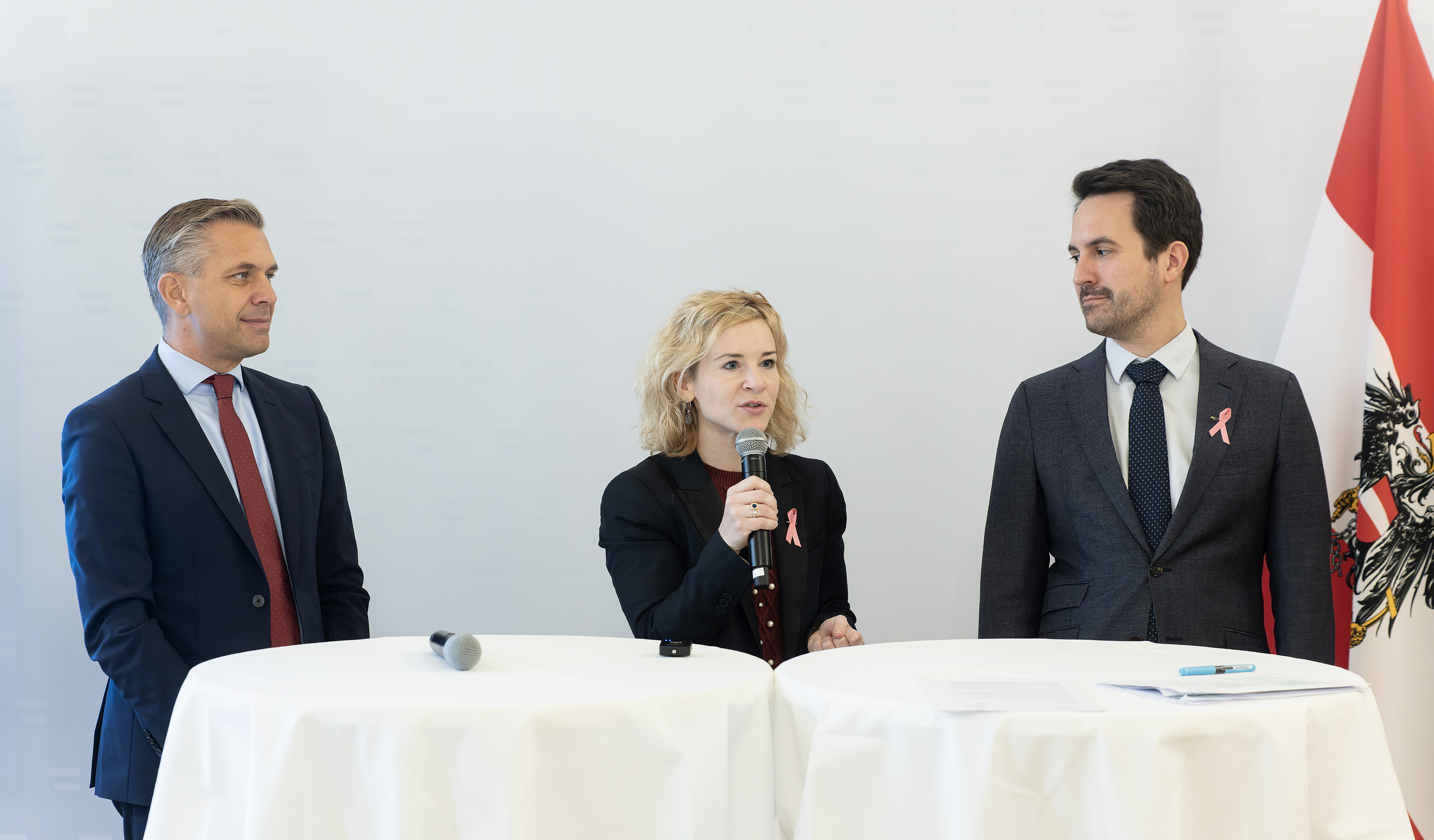 Foto vom Podium der Auftaktveranstaltung am 21. Oktober 2026